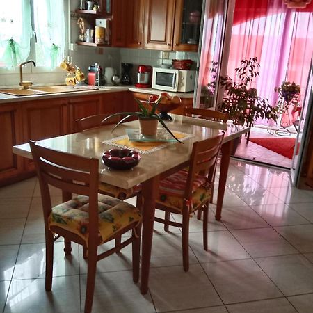 Les Espaces De Фуриани Экстерьер фото